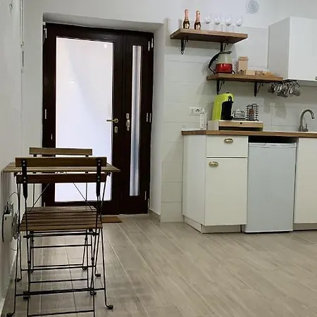 La Pelliccia Apartment Bari Exterior photo